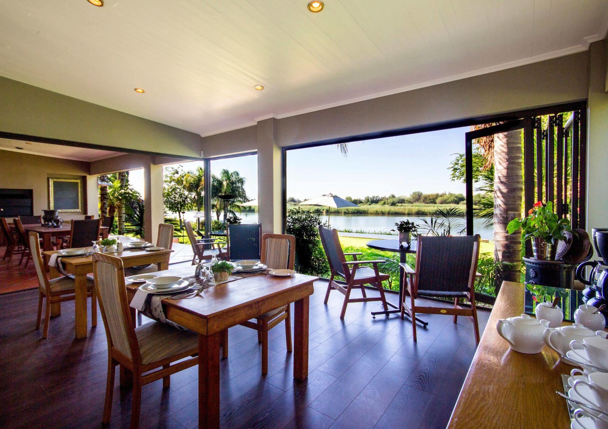 River Place Manor Upington Exterior foto